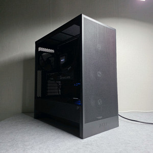 7800X3D 5070 32GB 512GB 750W 고사양 게이밍 컴퓨터 논알지비 이미지