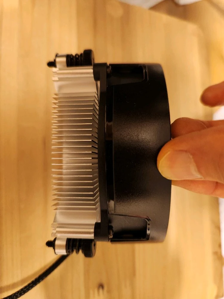AMD CPU 정품 쿨러 이미지