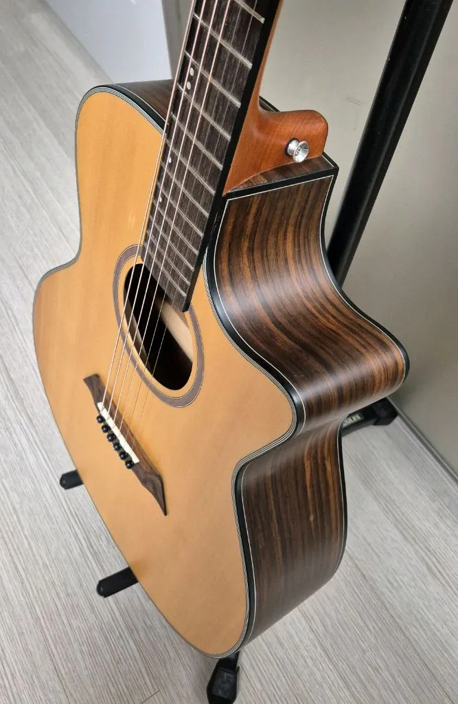 올리비아 A40R 어쿠스틱 기타 EQ 이미지