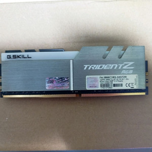 G.SKILL 트라이던트 Z RGB 8GB DDR4 3866MHz 램 사진에서 보시는 것처럼 깔끔한 상태 전주시 이미지