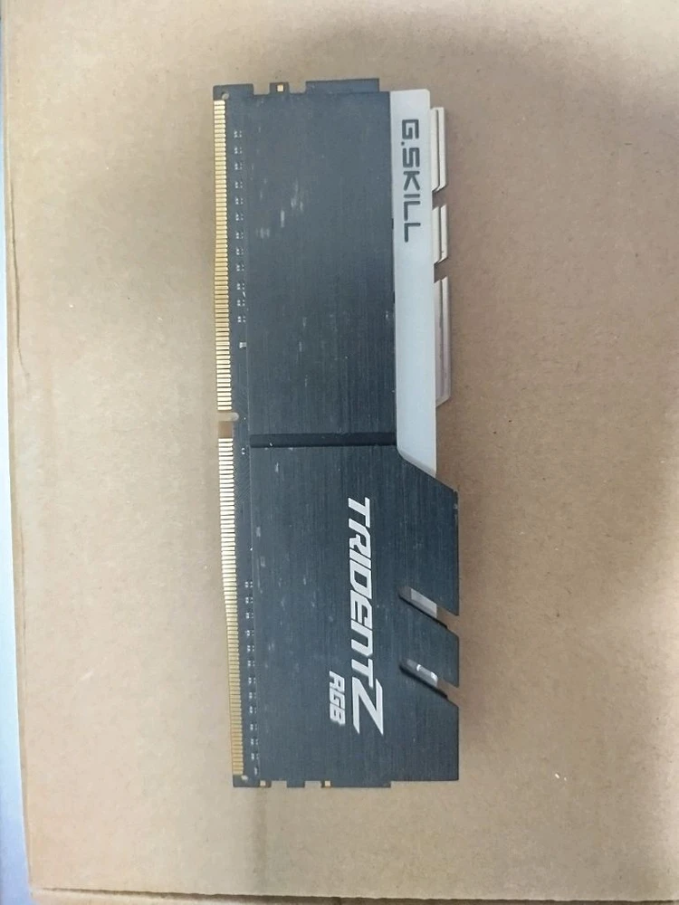 G.SKILL 트라이던트 Z RGB 8GB DDR4 3866MHz 램 사진에서 보시는 것처럼 깔끔한 상태 전주시 이미지