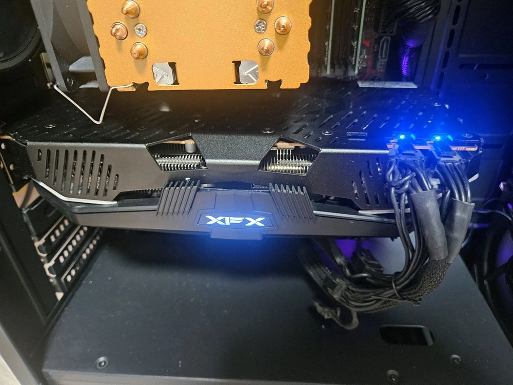 xfx rx 5700xt 팝니다 이미지