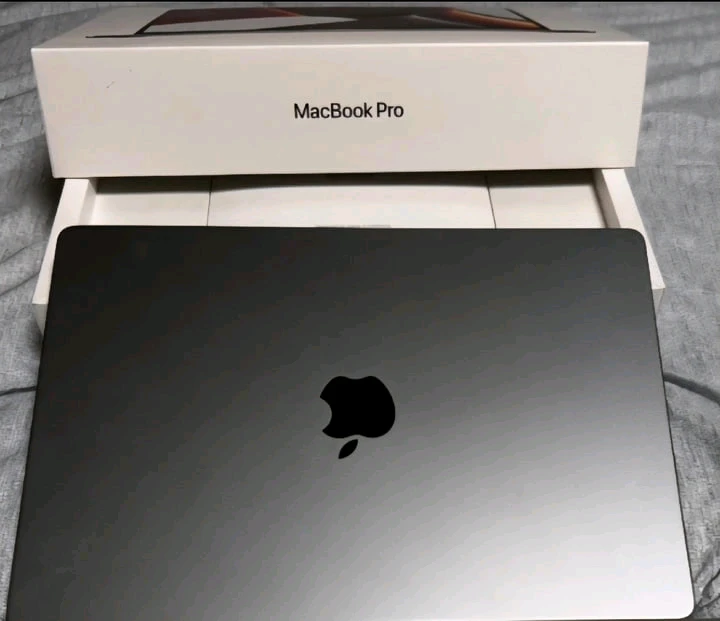 애플 맥북 프로 14인치 M1 Pro 16/1테라 - 안심되는 중고거래