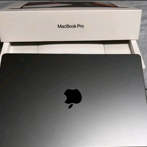 애플 맥북 프로 14인치 M1 Pro 16/1테라 이미지