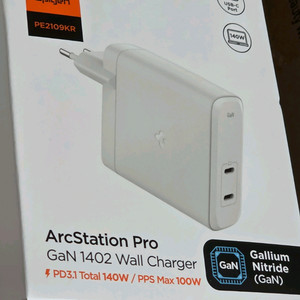 슈피겐 PD 140W USB C타입 노트북 휴대폰 초고속 충전기 PE2109 이미지