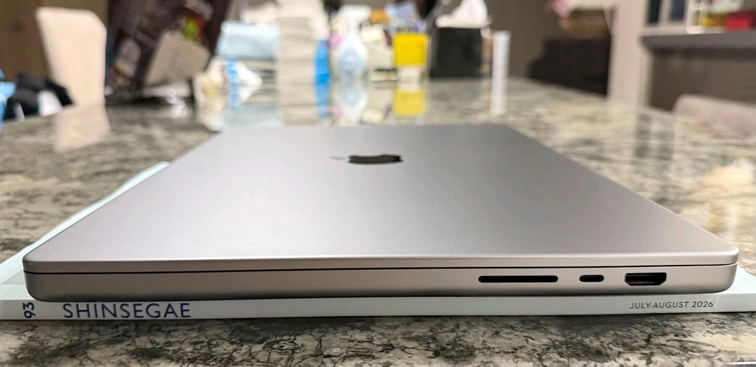 맥북프로 16 M2 Max 32GB 1TB 30코어GPU A급 이미지