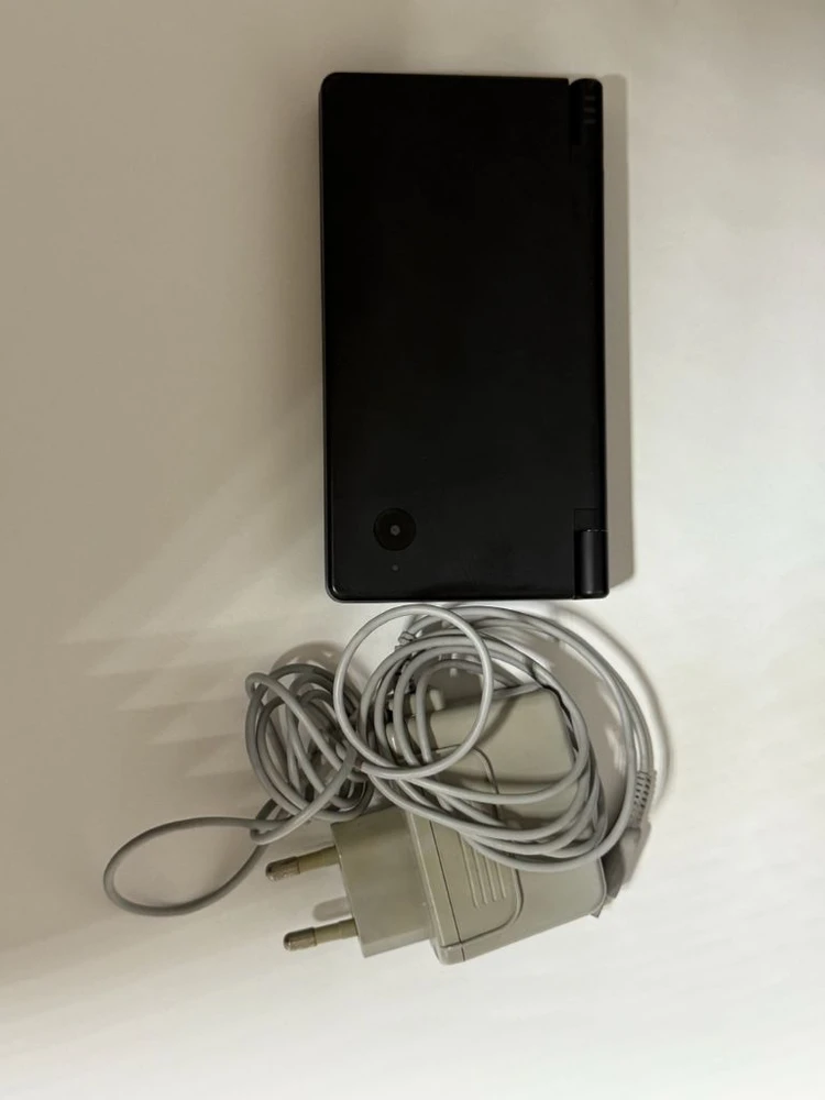 닌텐도 DSi 블랙 + 충전기 - 안심되는 중고거래