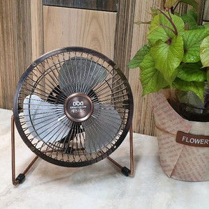빈티지 메탈 탁상용 선풍기 이미지