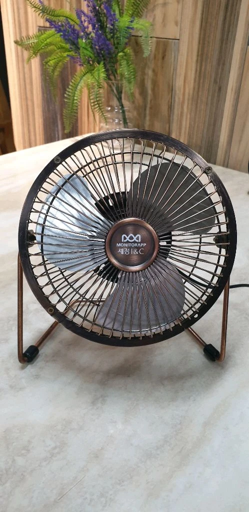 빈티지 메탈 탁상용 선풍기 이미지
