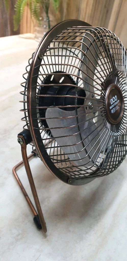 빈티지 메탈 탁상용 선풍기 이미지