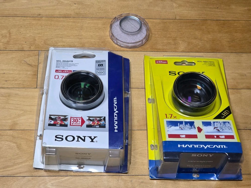 소니 37mm 광각렌즈와 망원렌즈 이미지