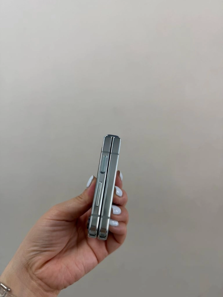 (부산중고폰)갤럭시z플립5 민트 256기가 액정배터리 새제품 판매해요 이미지