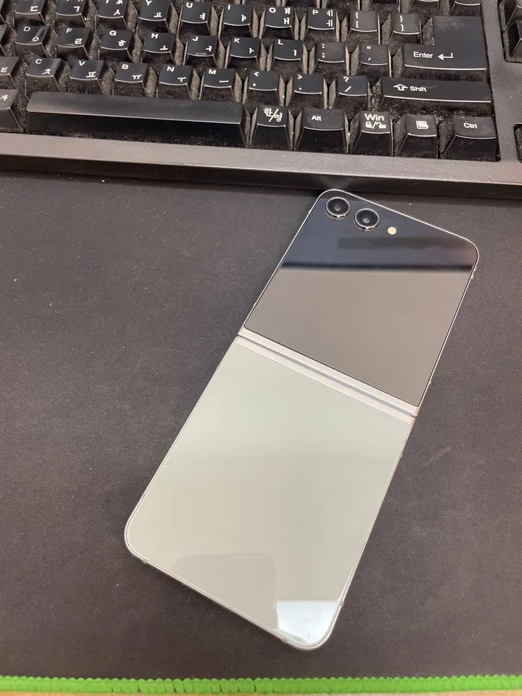 갤럭시Z플립5 민트 256GB 무잔상 상태좋은 중고39만5천팝니다 이미지
