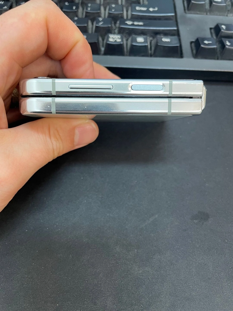 갤럭시Z플립5 민트 256GB 무잔상 상태좋은 중고39만5천팝니다 이미지