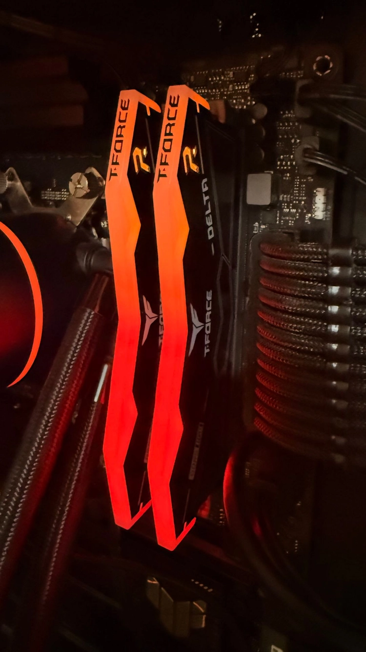 9600X + ASUS TUF Gaming B850M-PLUS WIFI + TeamGroup T-Force DDR5 이미지