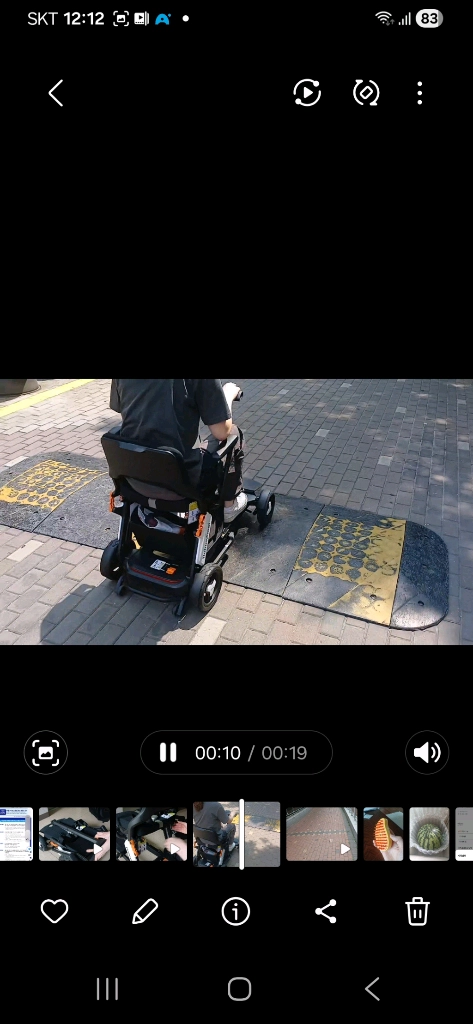 로보휠(스마트) 전동스쿠터 시니어 사륜휠 교통약자이동수단 이미지