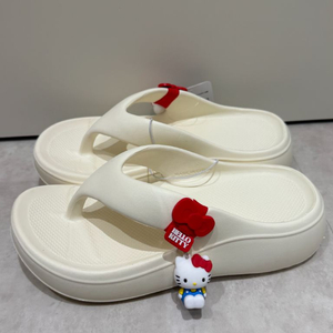 [새상품] 산리오 헬로키티 화이트 쪼리 슬리퍼 240mm 이미지