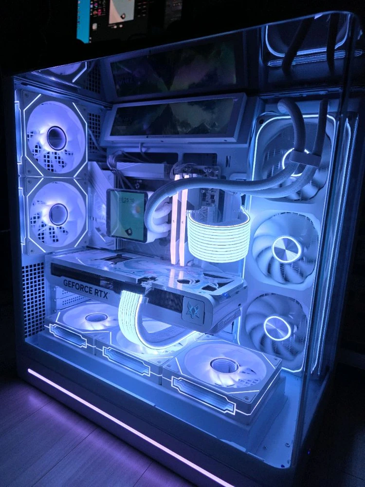 라이젠7 9800X3D RTX5080 신품화이트 어항본체 이미지