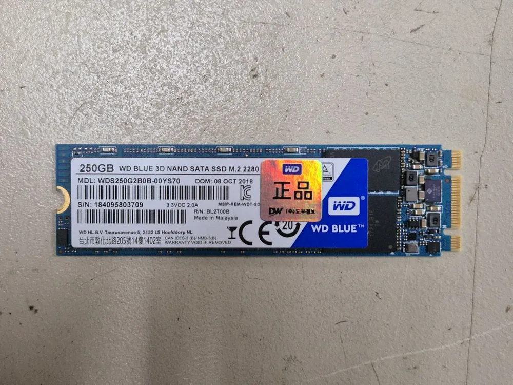 WD BLUE 250GB SSD M.2 SATA 이미지