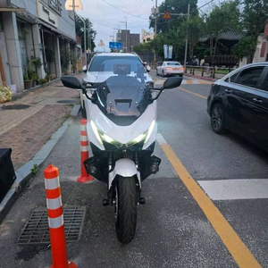 혼다 포르자 750 26년식 300km 주행 이미지