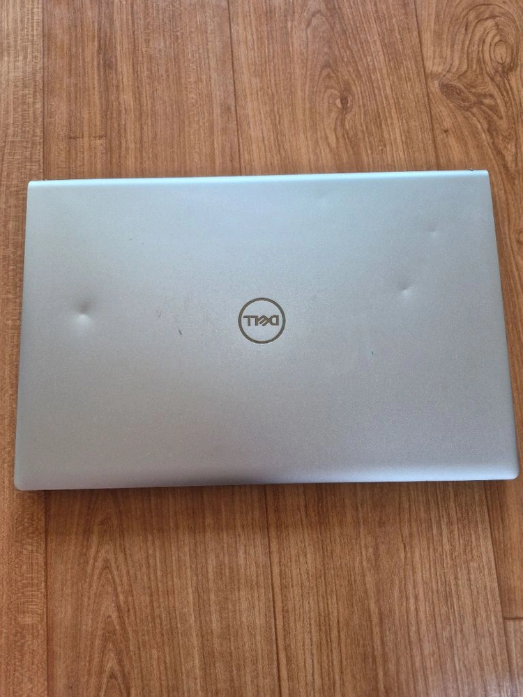 Dell Inspiron 노트북 (Ryzen 7, 8GB RAM) 이미지
