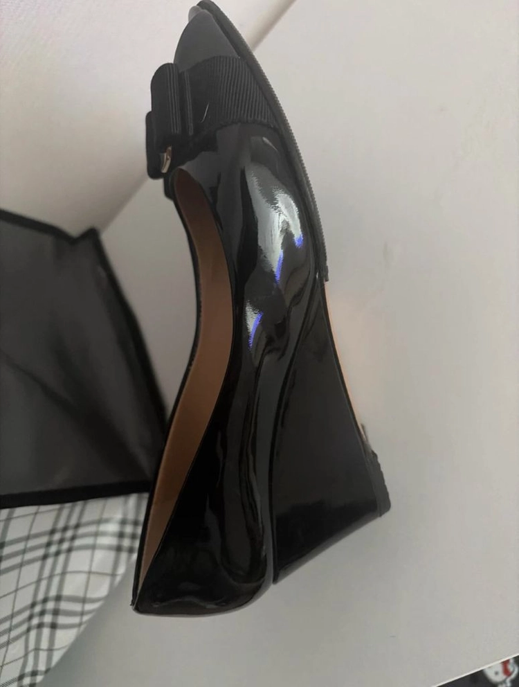 페라가모웨지힐 이미지