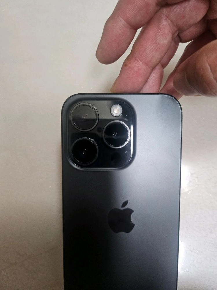 아이폰 15 Pro 256GB 블랙티타늄 이미지