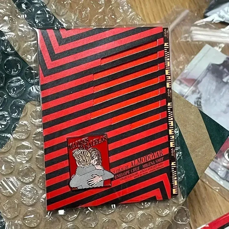 그녀에게 씨네큐 A3 포스터 페드로알모도바르 감독영화 페인앤글로리 이미지