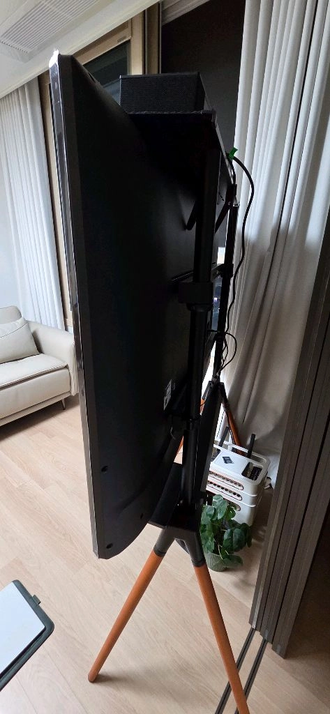 LG 스마트TV+오가닉 거치대 이미지