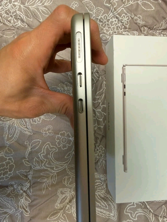 맥북에어 m3 13인치 16gb 512gb 스타라이트 이미지