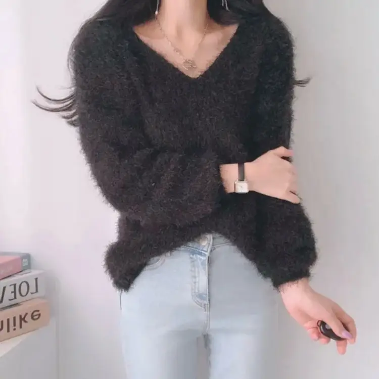 에이블리 포근 브이넥 눈꽃 앙고라 니트 블랙 이미지