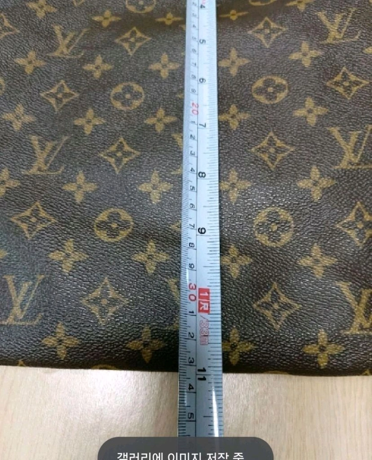 **** 클래식 모노그램 패턴 스타일 가방 이미지