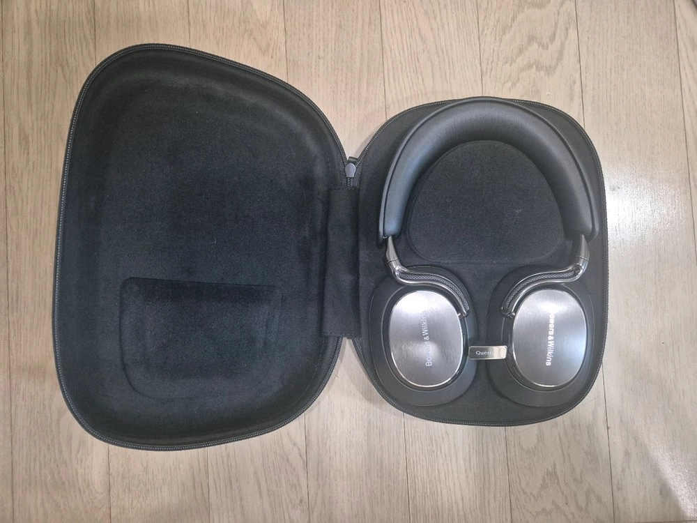 Bowers & Wilkins Px8 S2 + QCC 블루투스 동글 - 안심되는 중고거래