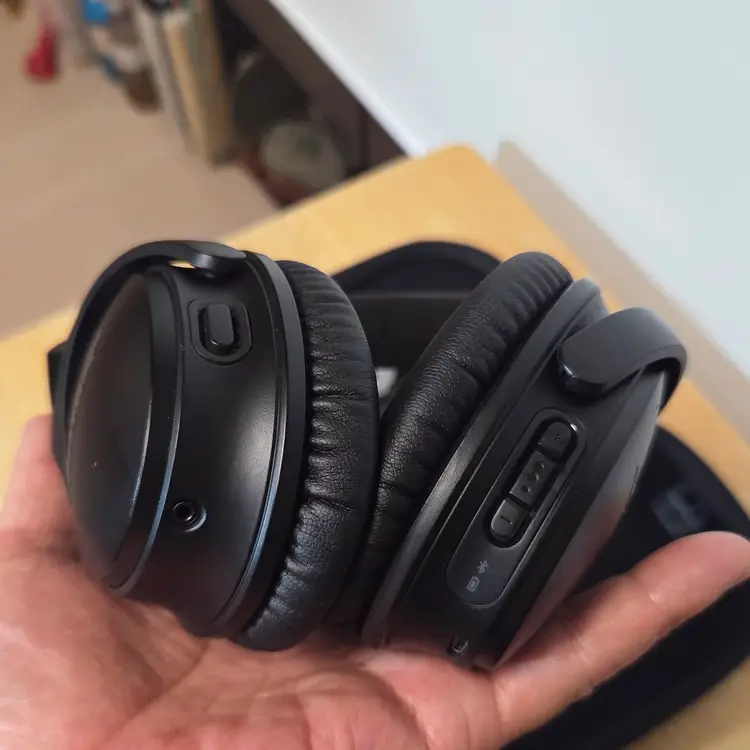 보스 노이즈 캔슬링 무선 헤드폰 QC35 II 이미지