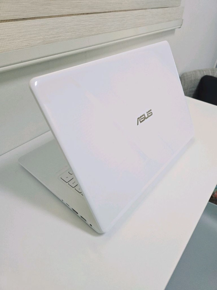 15인치 고성능 사무용 노트북(8GB,756GB,외관A급) 이미지