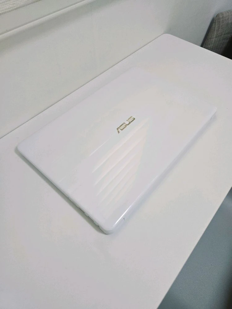 15인치 고성능 사무용 노트북(8GB,756GB,외관A급) 이미지
