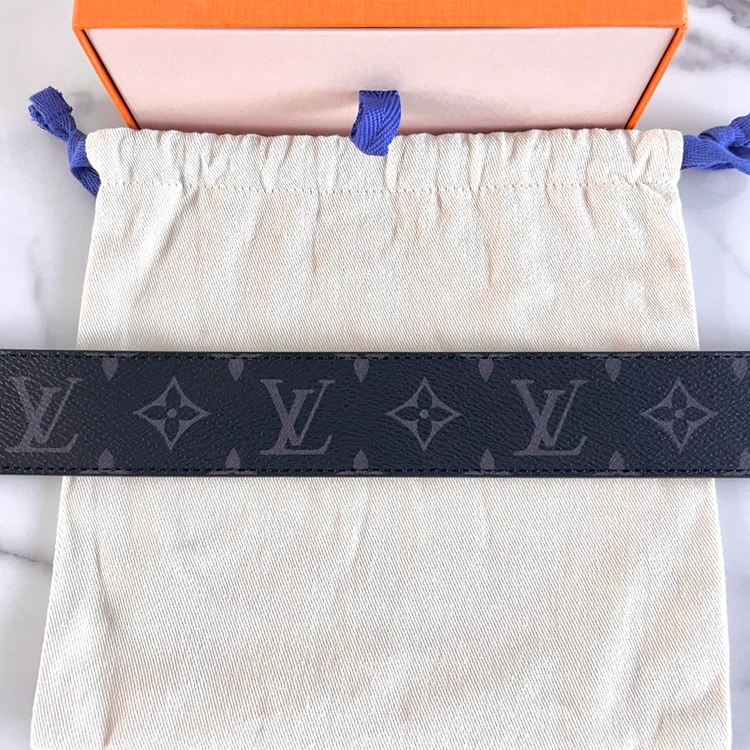 [새상품] 루이비통 벨트 LV 이니셜 40mm 매트 블랙 M0449 이미지