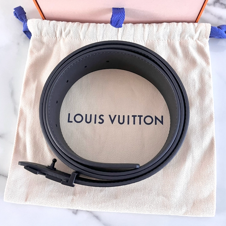 [새상품] 루이비통 벨트 LV 이니셜 40mm 매트 블랙 M0449 이미지