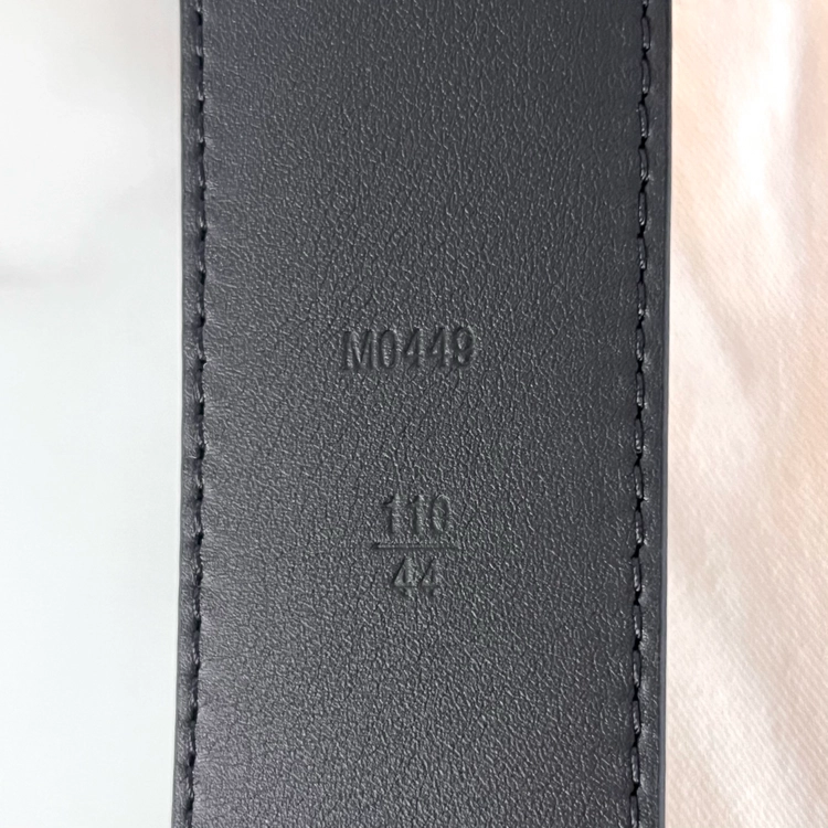[새상품] 루이비통 벨트 LV 이니셜 40mm 매트 블랙 M0449 이미지
