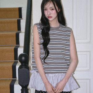 더그린랩 스트라이프 프릴 티셔츠 이미지