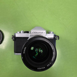 니콘 NIKOMAT 필름카메라 + 35-70mm 3.5고정렌즈 세트 판매합니다 이미지