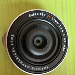XF 23mm F2. R WR 렌즈 이미지