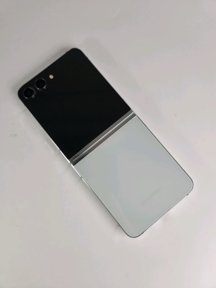 갤럭시 Z플립5 256GB 민트 무잔상 대구중고폰 북부모바일 광주중고폰 강릉중고폰 이미지