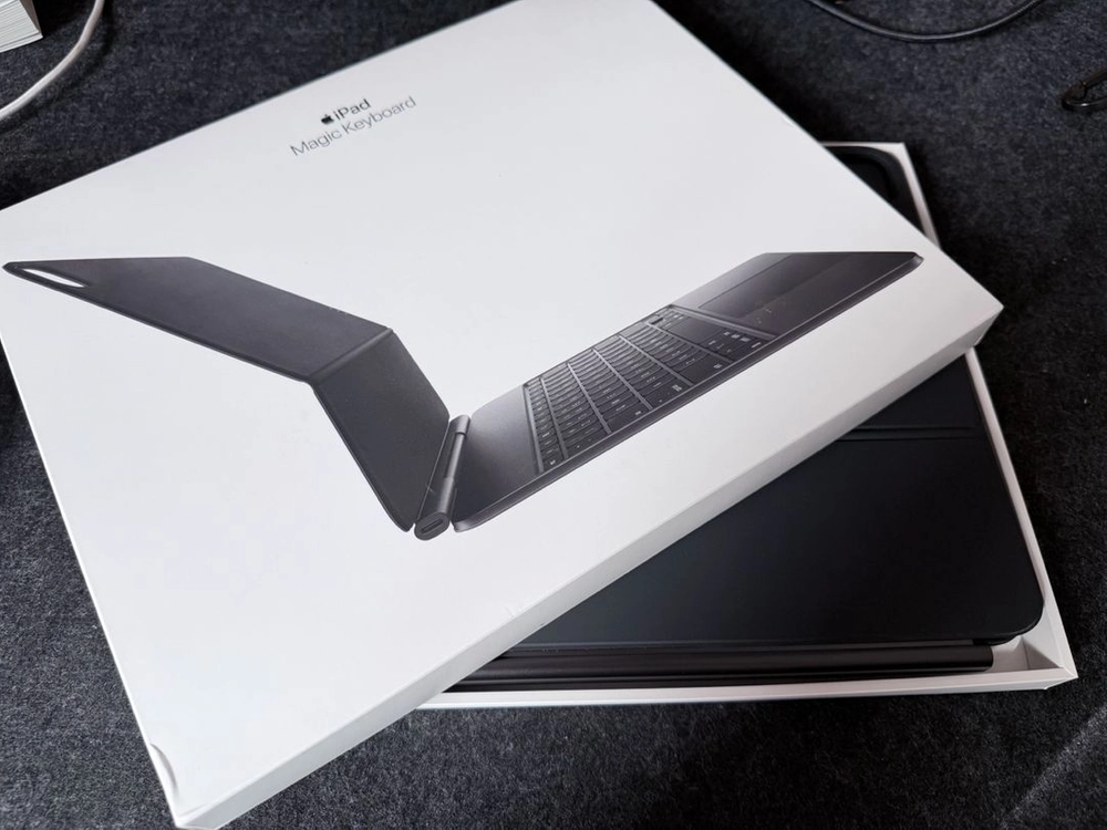Apple 매직 키보드 iPad Pro(M5 모델)용 13인치(영문 키보드) 이미지