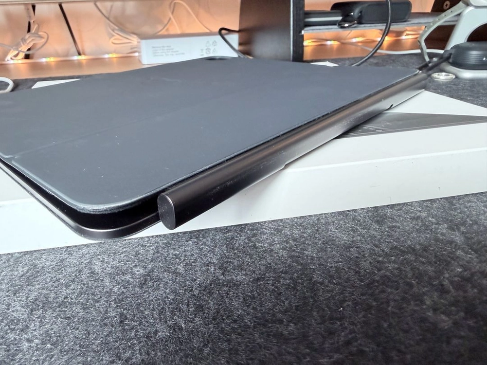 Apple 매직 키보드 iPad Pro(M5 모델)용 13인치(영문 키보드) 이미지