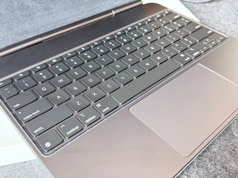 Apple 매직 키보드 iPad Pro(M5 모델)용 13인치(영문 키보드) 이미지