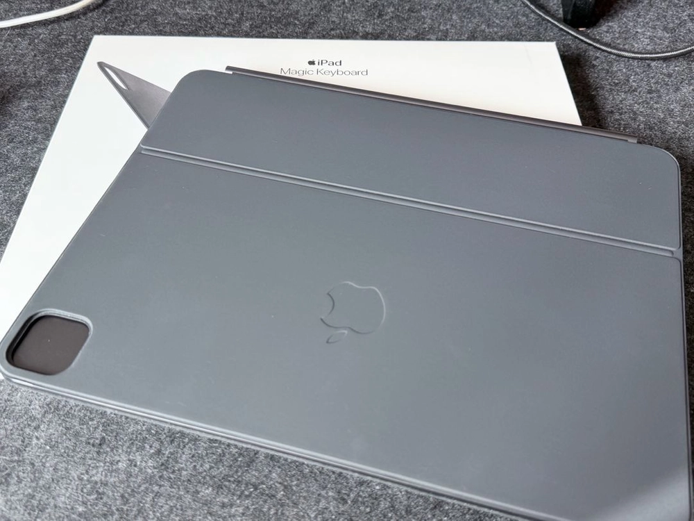 Apple 매직 키보드 iPad Pro(M5 모델)용 13인치(영문 키보드) 이미지