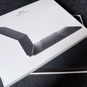 Apple 매직 키보드 iPad Pro(M5 모델)용 13인치(영문 키보드) 이미지
