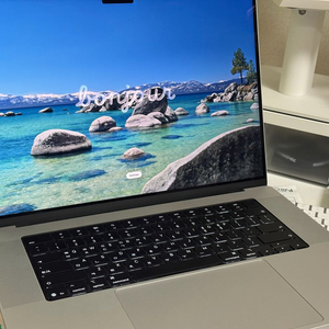 m5pro 맥북프로 16인치 24GB/1TB 이미지