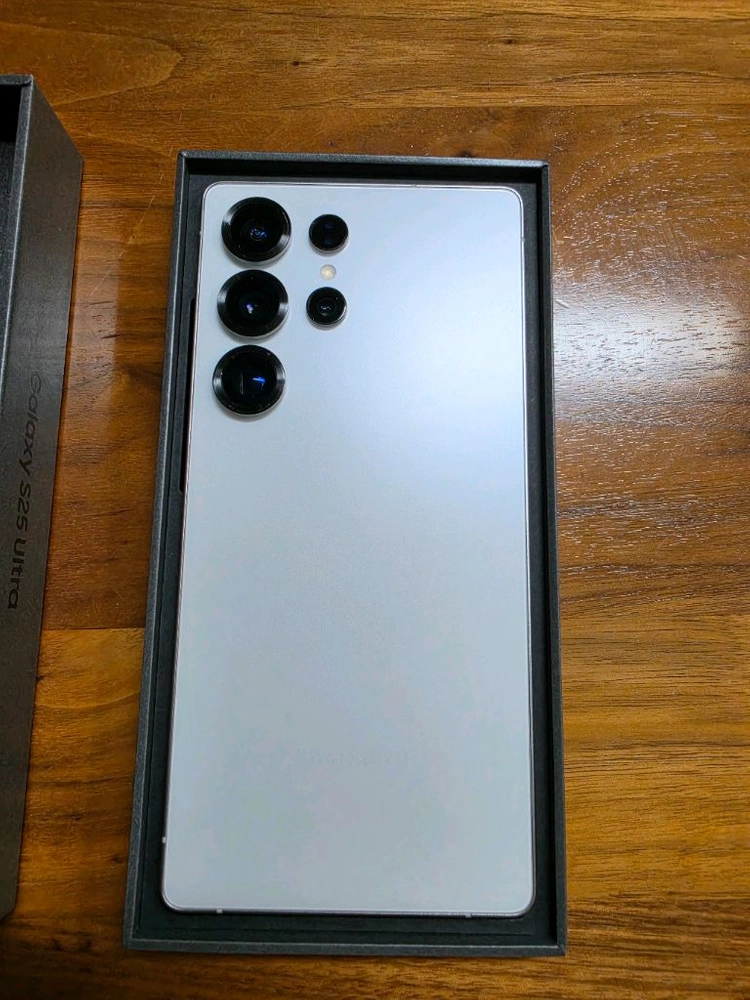 자급제 갤럭시 S25 울트라 화이트 1TB 풀박스 - 안심되는 중고거래